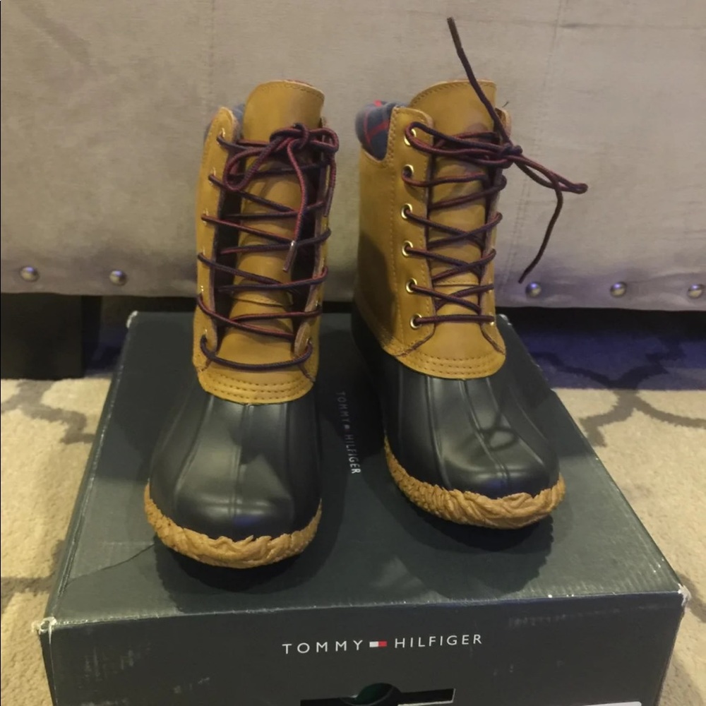 Tommy Hilfiger Women’s Duck Boots